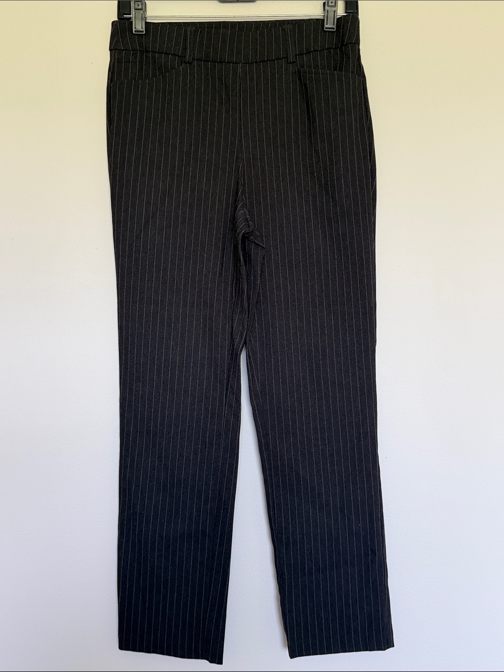 Rafaella Charcoal Grey Pinstripe Pull on Ankle Pants Womens size 6